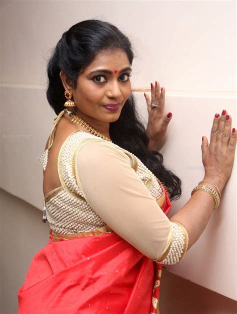 Telugu aunty Jayavani hot latest photos, Hot Tamil Aunty iiQ8 | Kuwait