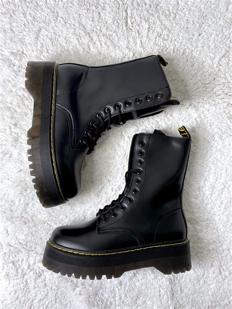 Купить ботинки Dr. Martens на толстой подошве в шоуруме СПб