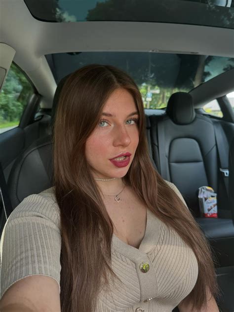 𝐋𝐞𝐚 𝐒𝐨𝐩𝐡𝐲 🕊 (@lea_hxm) on Threads