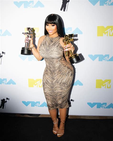 a queen like nicki would look even better packing a huge girlcock : r