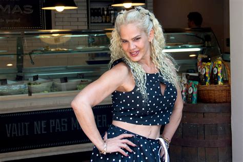 Niurka se quita toda la ropa para lucir tremendo bikinazo blanco en