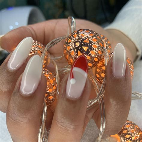 Elles - Elles added a new photo.