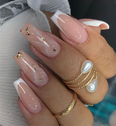 Unha De Gel Chique E Elegante - Unha de gel quadrada decorada: ideias únicas e delicadas para se inspirar
