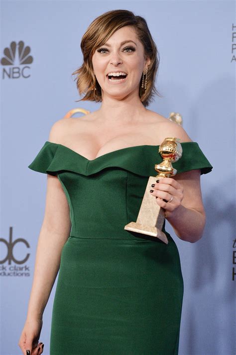 Rachel Bloom Raps About the Problems of Having Big Boobs on Crazy Ex