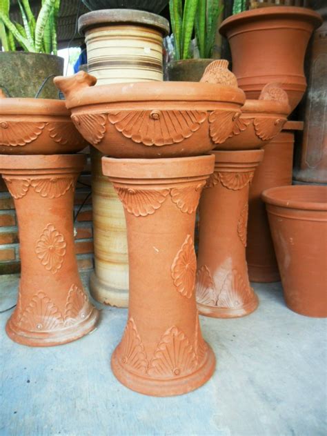 info kerajinan  terbuat  tanah liat  dikenal