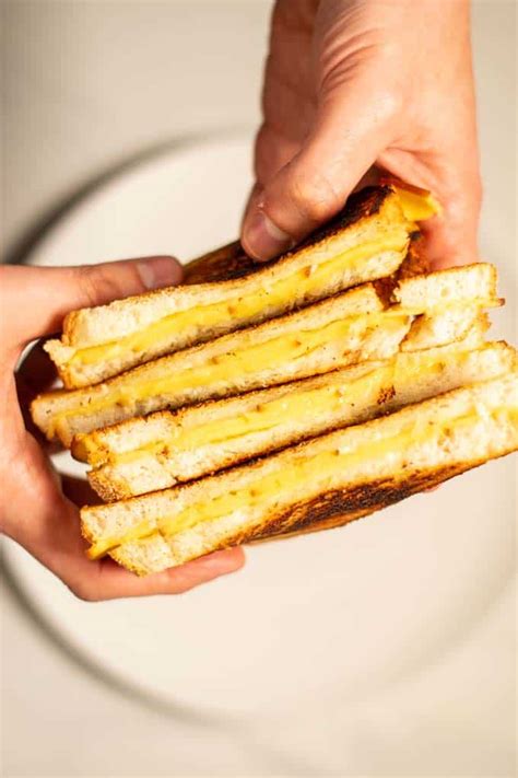 7 Secrets To Melt-Down Heaven In A Grilled Cheese