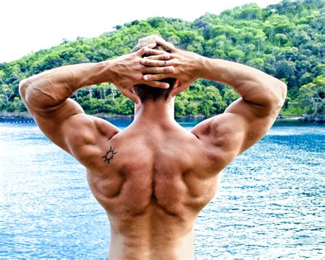 Fonds d'écran Bodybuilder, vue de dos, homme, muscle 3840x2160 UHD 4K image