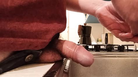 Pissing in the Kitchen in the Sink: Gay Amateur Porn feat. Kinky Guy