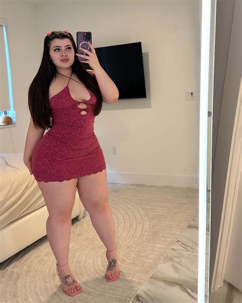 Alexandria Vega (@alliebabyx) • Instagram photos and videos