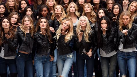 Models Victoria Secret - 4505x2545 Wallpaper - teahub.io