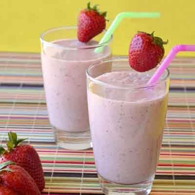 Strawberry Banana Smoothie Recipe | Land O’Lakes