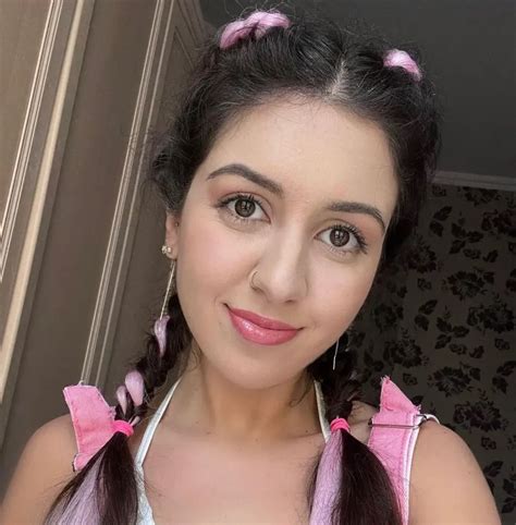 Katty West Biography, Age, Images, Height, Figure, Net Worth - Bioofy