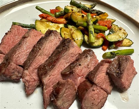 Steak and veggies – FoodiQueen