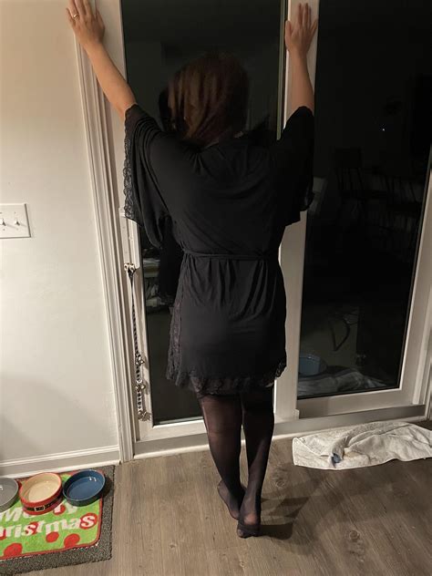 Do you think the neighbors prefer it on or off?? : r/amateur_milfs