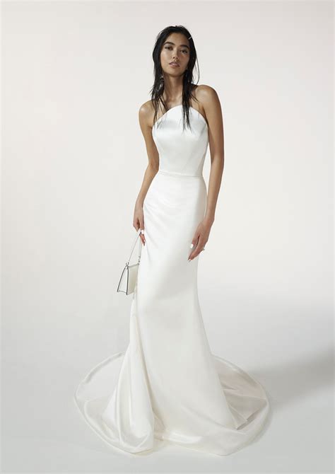 Pronovias by Vera Wang Bridal Fall 2023 [PHOTOS]