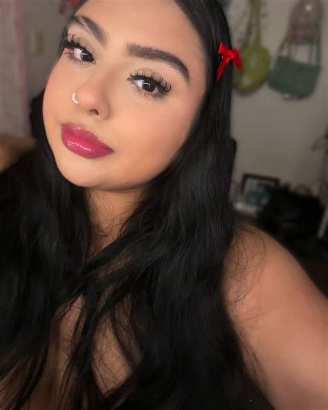 (@samia_awadis) • Instagram photos and videos