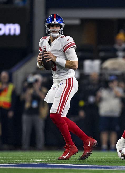 Giants' Daniel Jones Cleared Ahead Of Training Camp