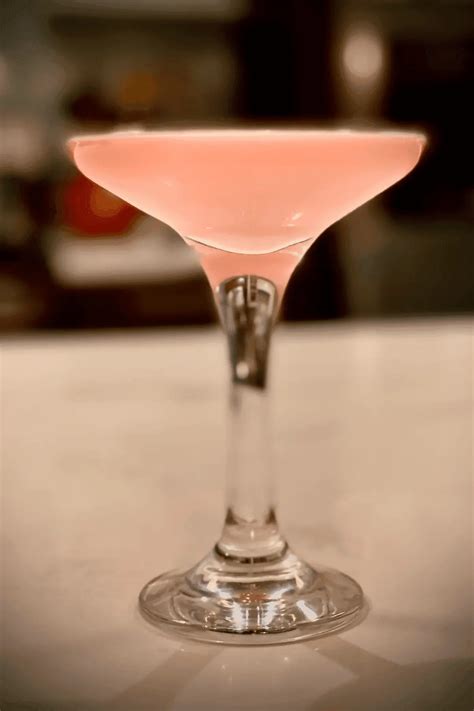 pink gin cocktails  perfect   enjoy  deliciously refreshing
