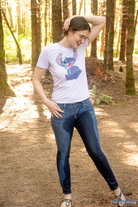 Photos- Desperate Wetting in Jeans - Omorashi general - Omorashi