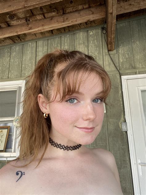 I feel super cute in this pic! : r/SFWRedheads