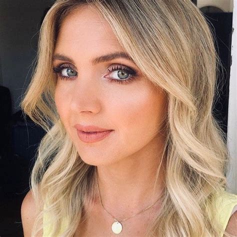 Nikki Osborne image