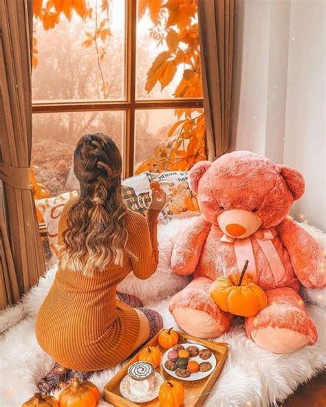 22 Fall Photoshoot Ideas: Leaf-Covered Laughs and Pumpkin Spice Poses