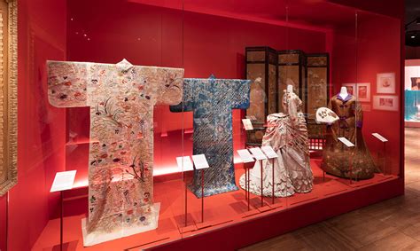 Inside the Kimono: Kyoto to Catwalk exhibition · V&A