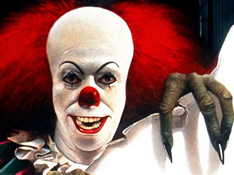 twelve  messed  clowns