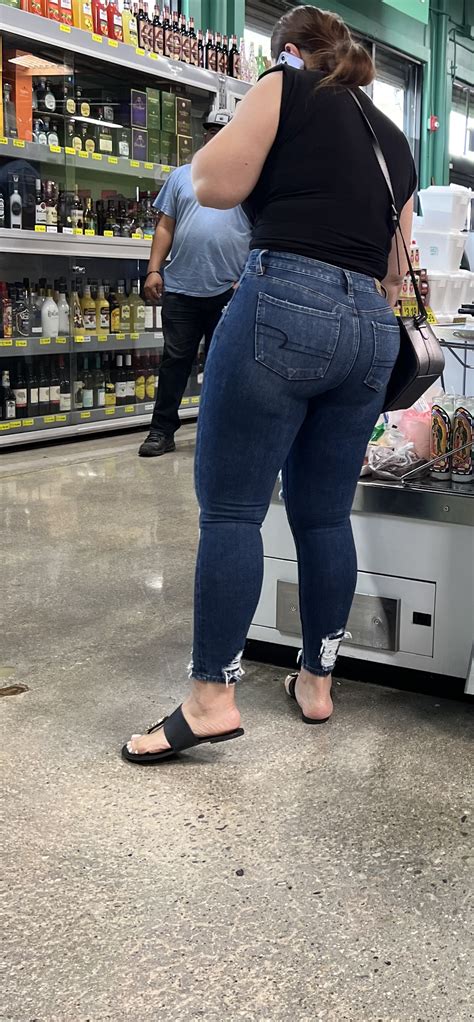 Fat booty milf love this store - Tight Jeans - Forum