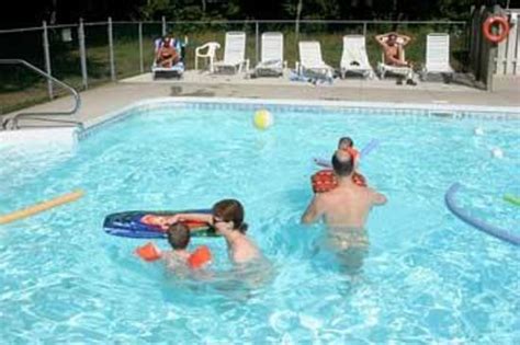 Naturism Family Nudist: Find Out If It's Right for Your Family - c13iwcy