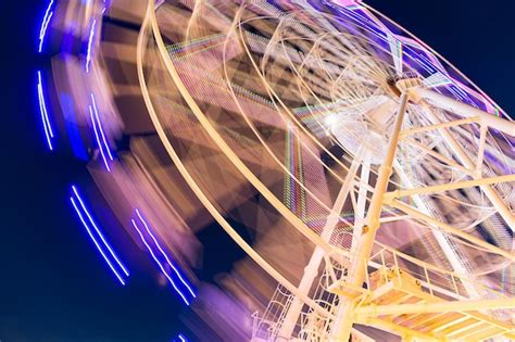 Premium Photo | Ferris wheel at night