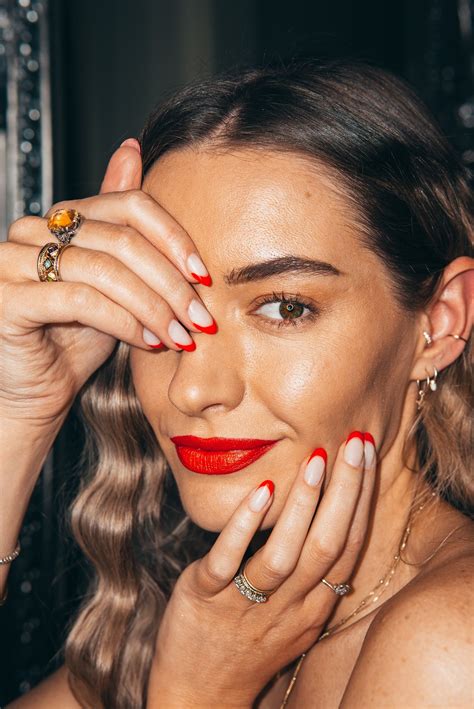 Easy Minimalist Nail Art Designs You Have To Try - A Model Moment