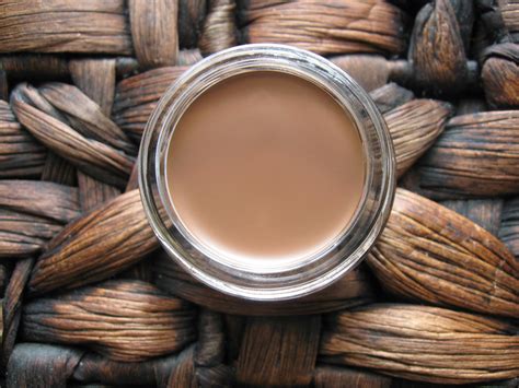 Dolce's Closet: Caramel Dipbrow Pomade