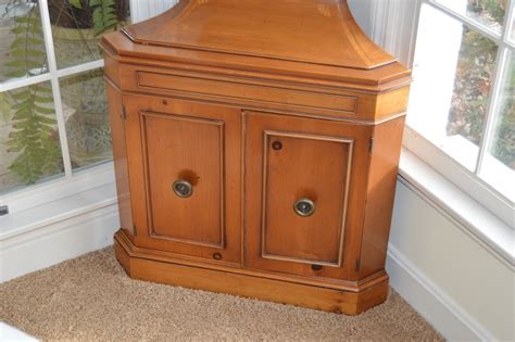 Vintage Pine Corner Curio Cabinet | EBTH