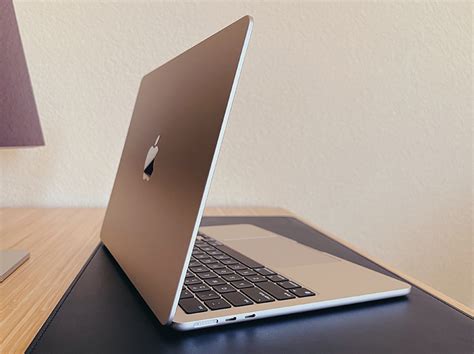 MacBook Air M2 Starlight – Màu sắc mới làm người dùng mê mẩn