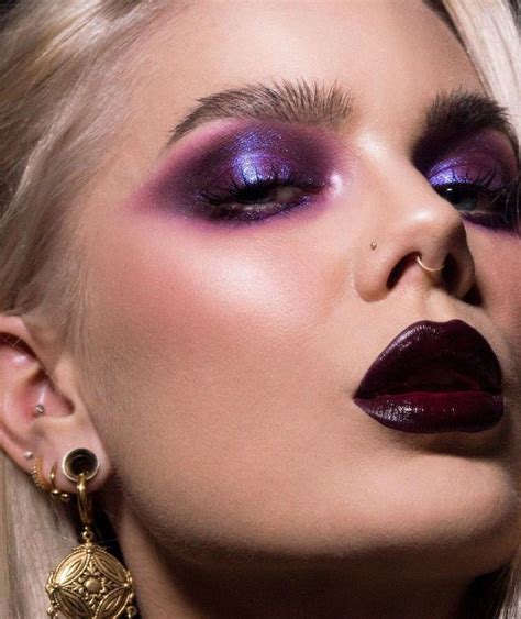 fashionistas  wearing  metallic smokey eye makeup