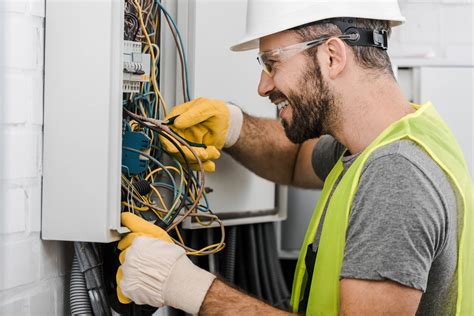 How to Find a Good, Reliable Electrician - Live Enhanced