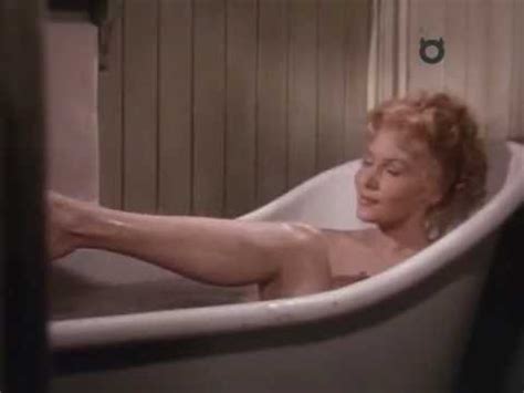 Rhonda Fleming bath scene in Pony Express (1953) - YouTube