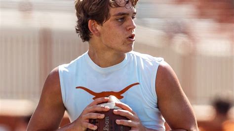 Arch Manning, No. 1 Class of 2023 recruit, commits to Texas