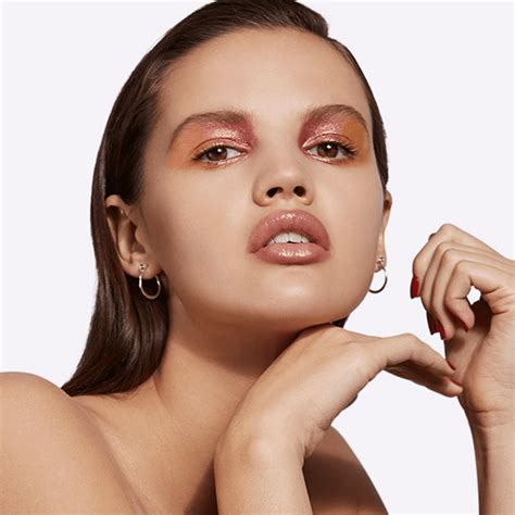 m a c studio face and body foundation 1