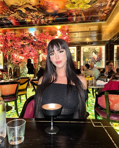 Jasmine Llamas | Enjoying my vacation 🏻 | Instagram