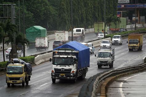 Indonesia Starts Year With Weakest Economic Growth Since 2001 - Bloomberg