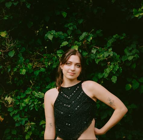 Artist Of The Week #193 - Lizzy McAlpine — When The Horn Blows