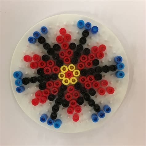 schneeflocke bügelperlen nach vorlage | Marble