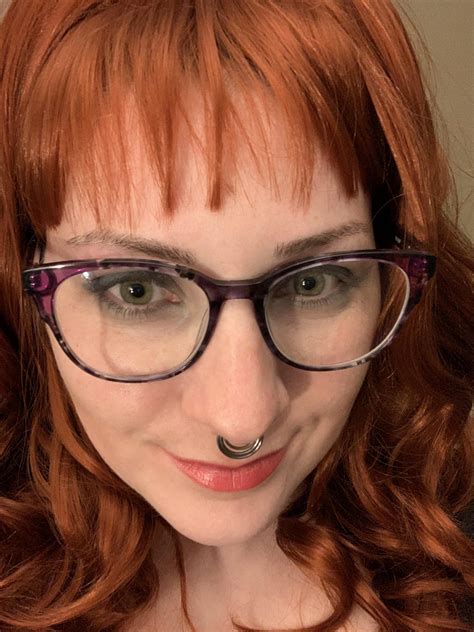 My Peggy Bundy costume makes my green pop even more than my Emo Night