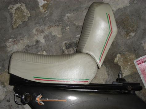 Modern Vespa : 80s nostalgia accessories.