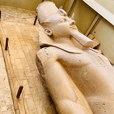 statue  ramses ii giza