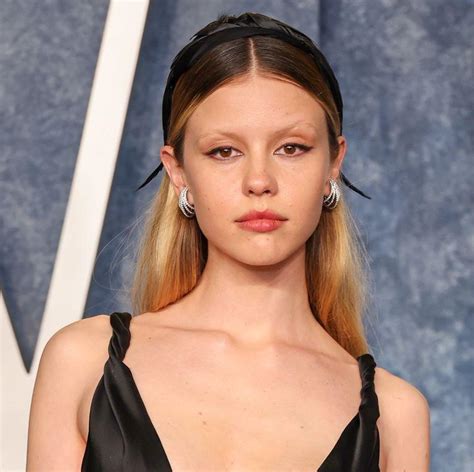 Mia Goth Eyebrows: A Complete Guide to Perfect Arches by Blog Eternal ... 