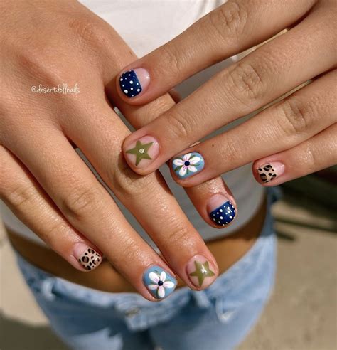 40+ Fun Summer Nail Designs - ♡ July Blossom