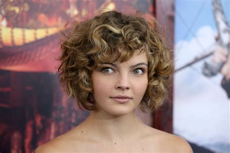 Pictures of Camren Bicondova